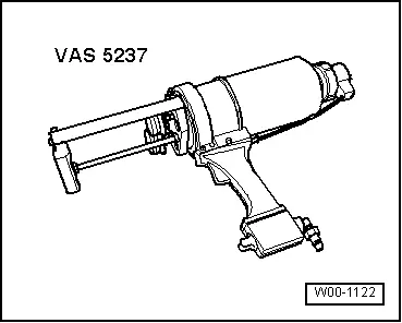 Audi Q3. W00-1122