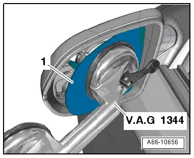 Audi Q3. A66-10656